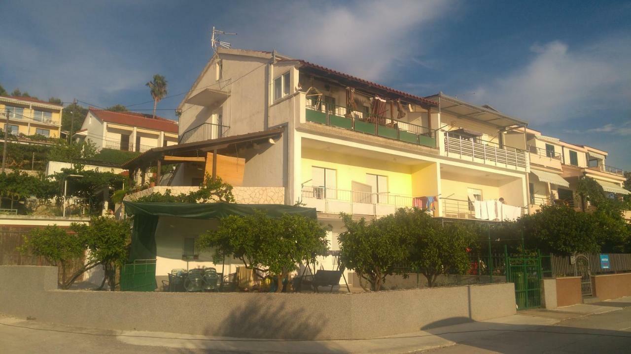 Sea View Apartment Sunrise Poljica & Blue Lagoon Rent A Boat Экстерьер фото